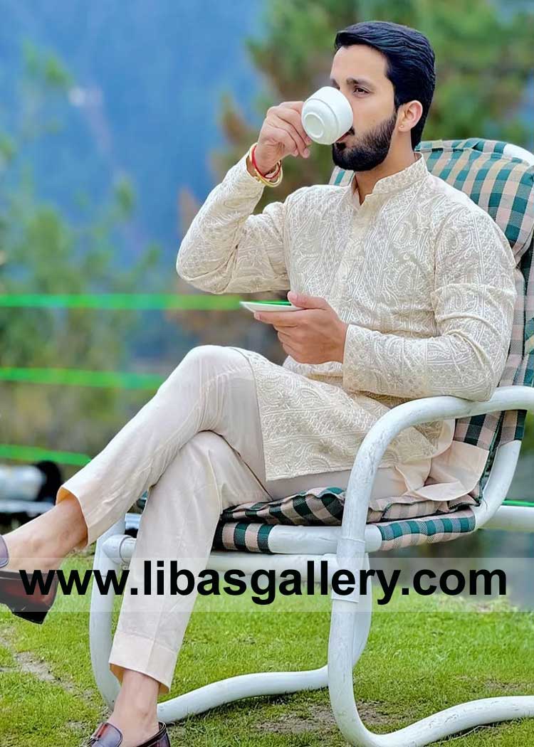 Men spotted in Light skin embroidered kurta pajama on Trip