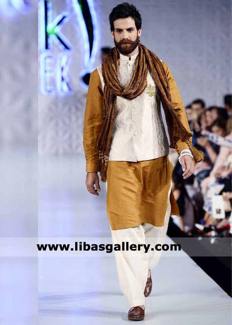 Off white Jamawar Waistcoat with pocket Embroidery