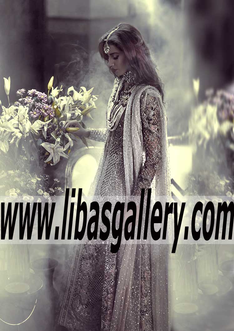Mesmerizing Modern Trousseau Wedding Gown Dress for Special and Wedding Occasions