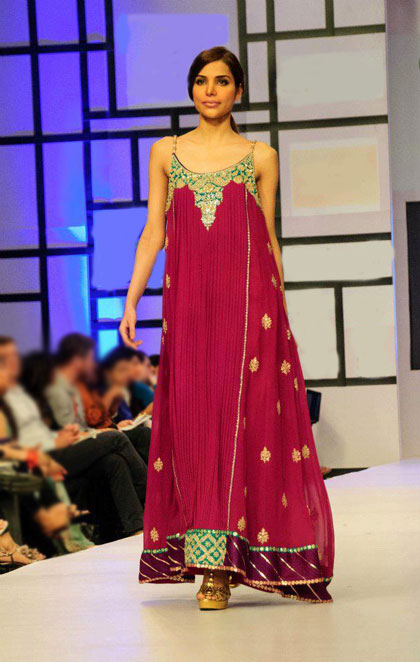 pink anarkali suit,latest pakistani stylish shocking pink anarkali outfit,buy pink anarkali online anarkali