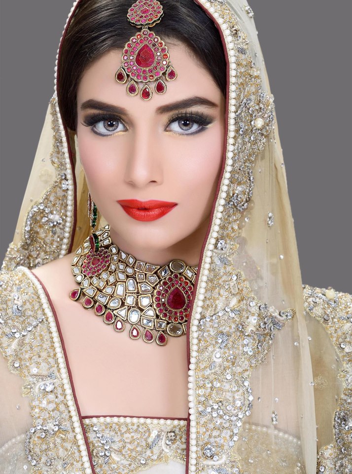 Ruby Kundan Gemstone Jewellery Set