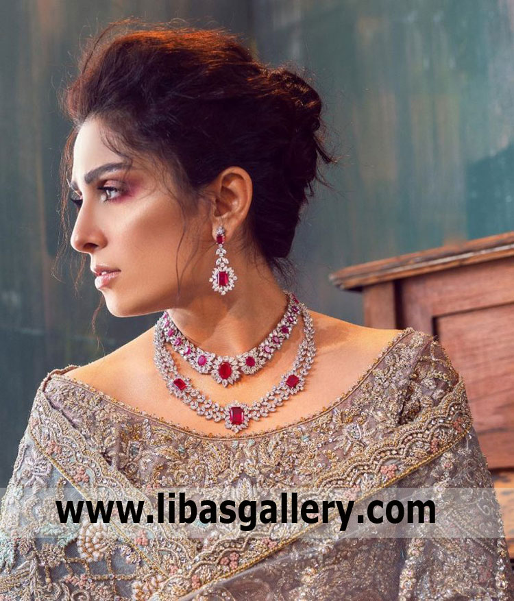 Dazzling wedding jewellery set for old and young women