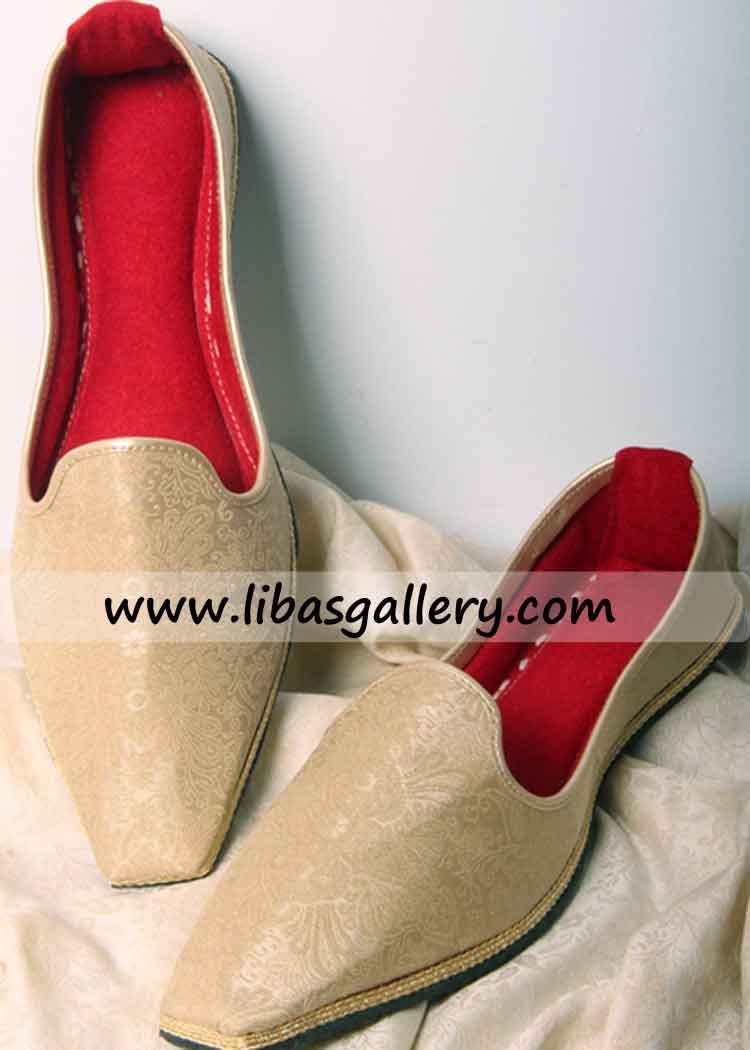 latest Wedding Khussa Design Embroidered for Dulha