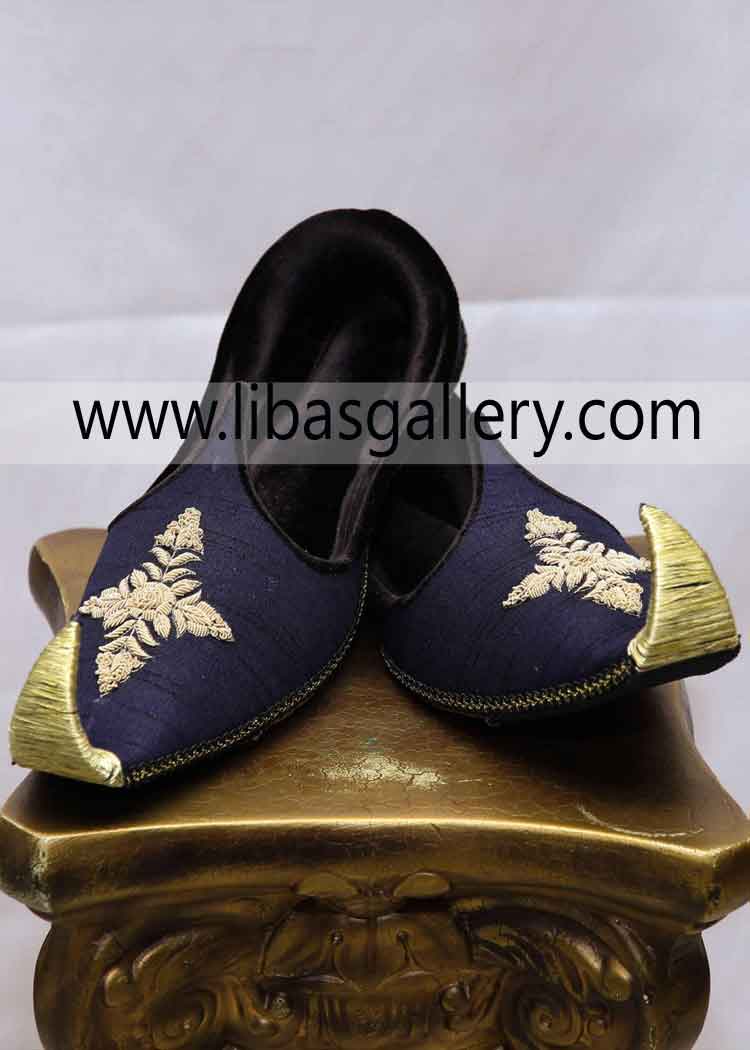 Traditional Saleem Shahi Shoes for Groom Marriage event Nikah Barat place khussa with bird beak and Ivory thread embroidery UK USA Dubai Traditional Saleem Shahi Shoes for Groom Marriage event Nikah Barat place khussa with bird beak and Ivory thread embroidery UK USA Dubai
