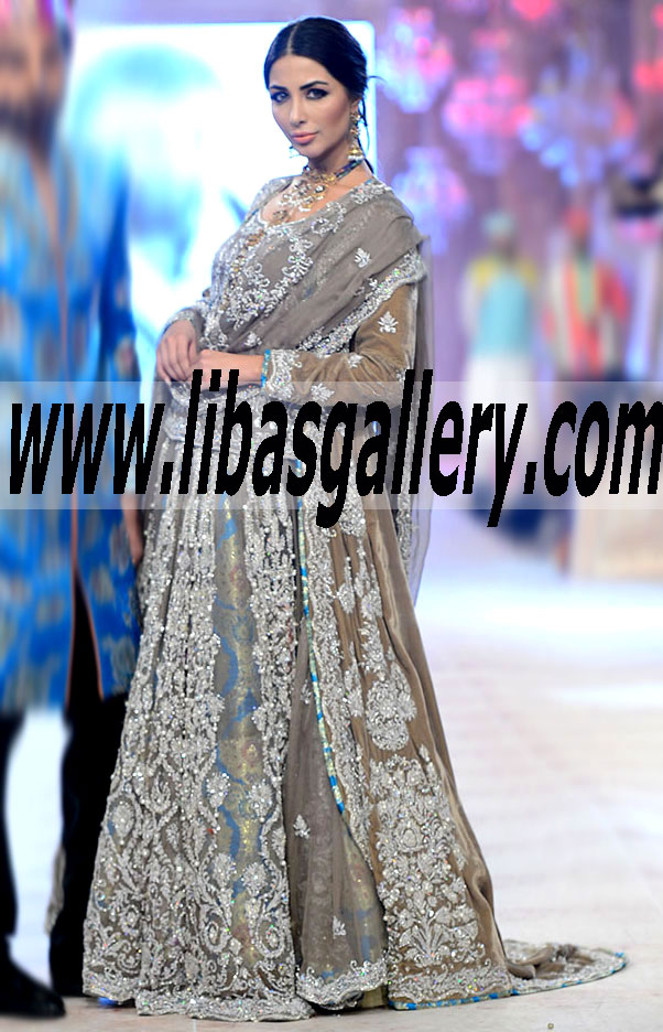A stunning and classy wedding dress with long sleeves at Bridal Fashion Week