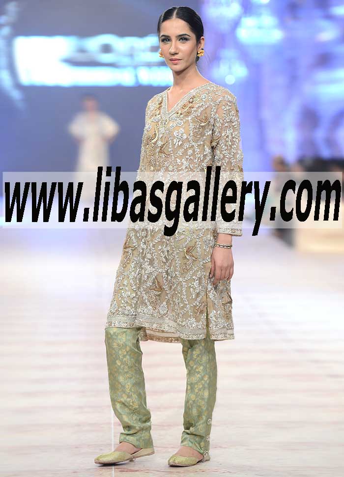 You looks beautifull in this Grandiose embellished outfit for any formal party