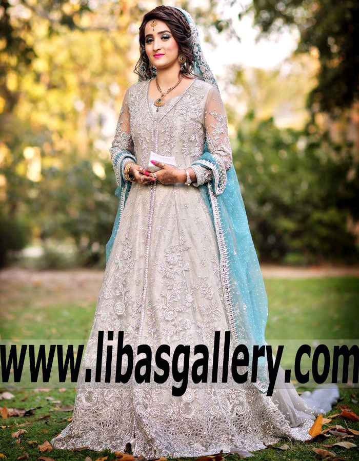 Focusing Attention on a Breathtaking Bridal Gown