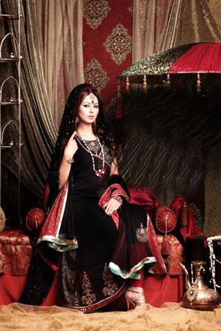 Amaranth Black Chandra 