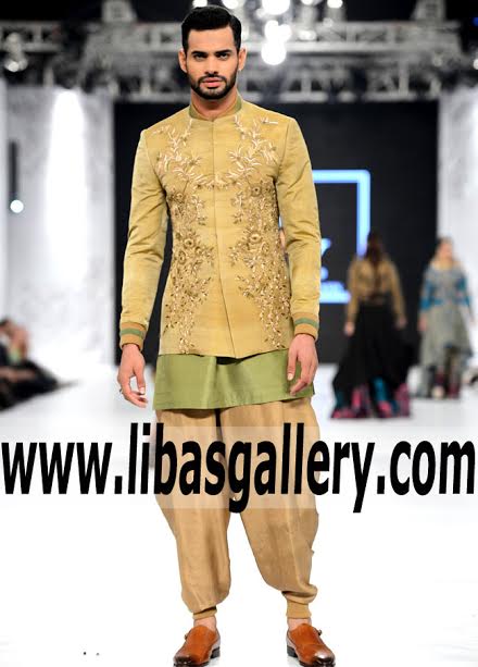 Latest Sherwani Suit Indo Western Style for Wedding 2017 beared Groom walking on ramp to collect appreciation of barati Riyadh Saudi Rabia Latest Sherwani Suit Indo Western Style for Wedding 2017 beared Groom walking on ramp to collect appreciation of barati Riyadh Saudi Rabia