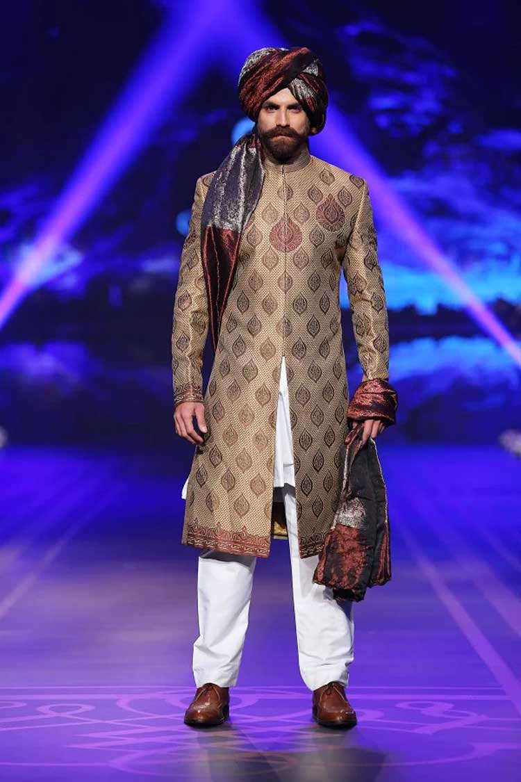 Brilliant Exotic groom wedding sherwani with brown maroon elements