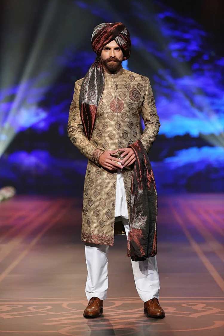 Brilliant Exotic groom wedding sherwani with brown maroon elements