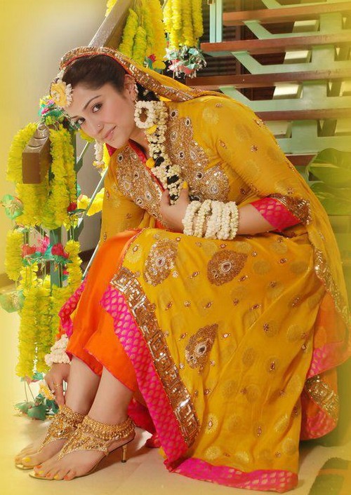 Nomi Ansari Bridal Anarkali Collection 2013-2014, Latest Anarkali Style with Chooridar Pajama Online for Mehndi Mayon Nomi Ansari new Anarkali style at Pantene Bridal Couture Week 2014 #PBCW2014 Nomi Ansari Bridal Anarkali Collection 2013-2014, Latest Anarkali Style with Chooridar Pajama Online for Mehndi Mayon Nomi Ansari new Anarkali style at Pantene Bridal Couture Week 2014 #PBCW2014