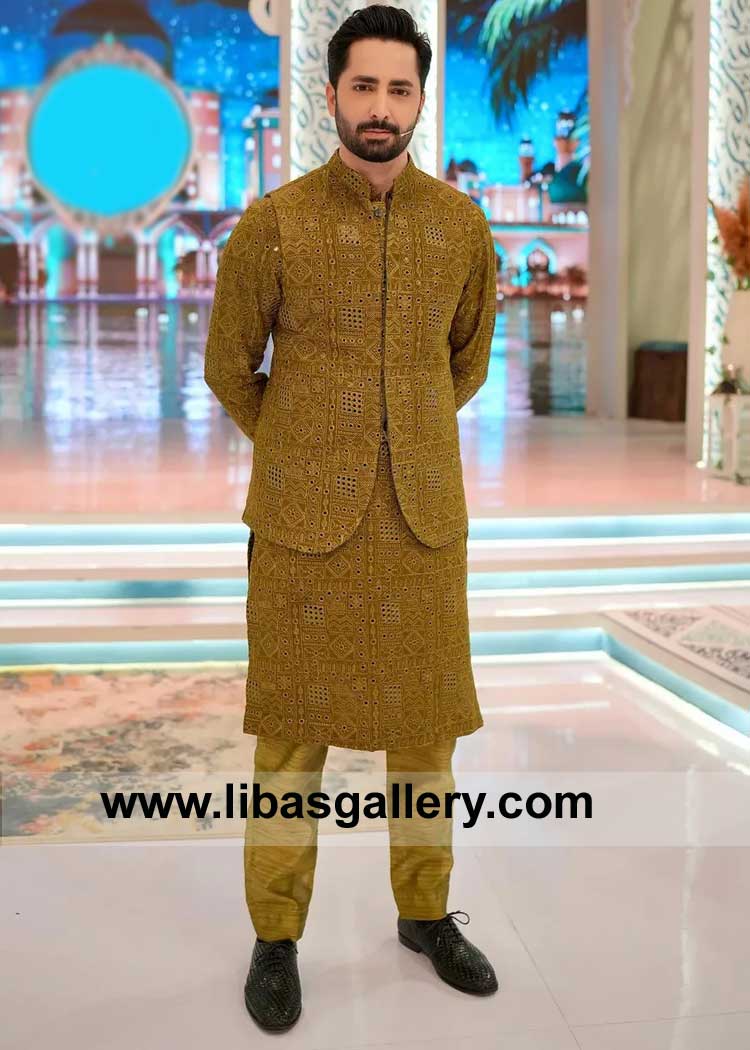 Men Waistcoat with exclusive  Embroidery for wedding, waistcoat with matching Kurta pants best for Mehndi Event Sugarland Texas Chicago USA