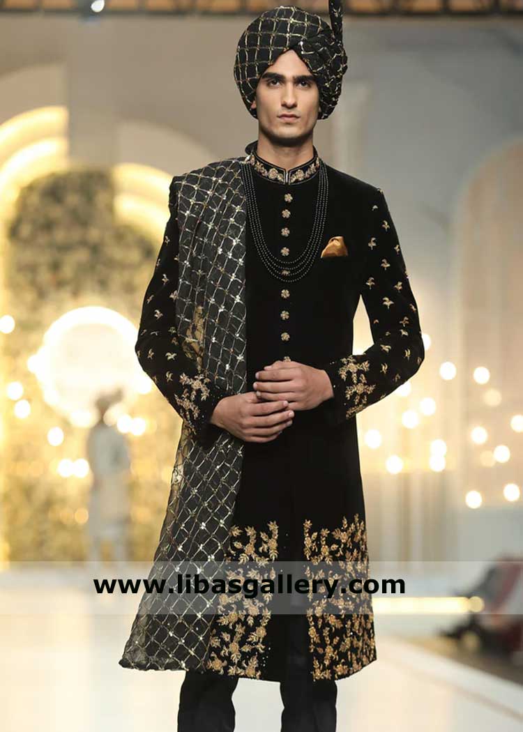 Black Turban for Groom with Zari Design